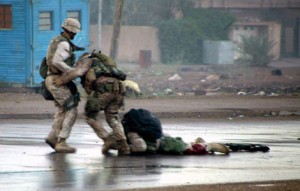 The second battle of Fallujah - Marines rescuing a wounded soldier